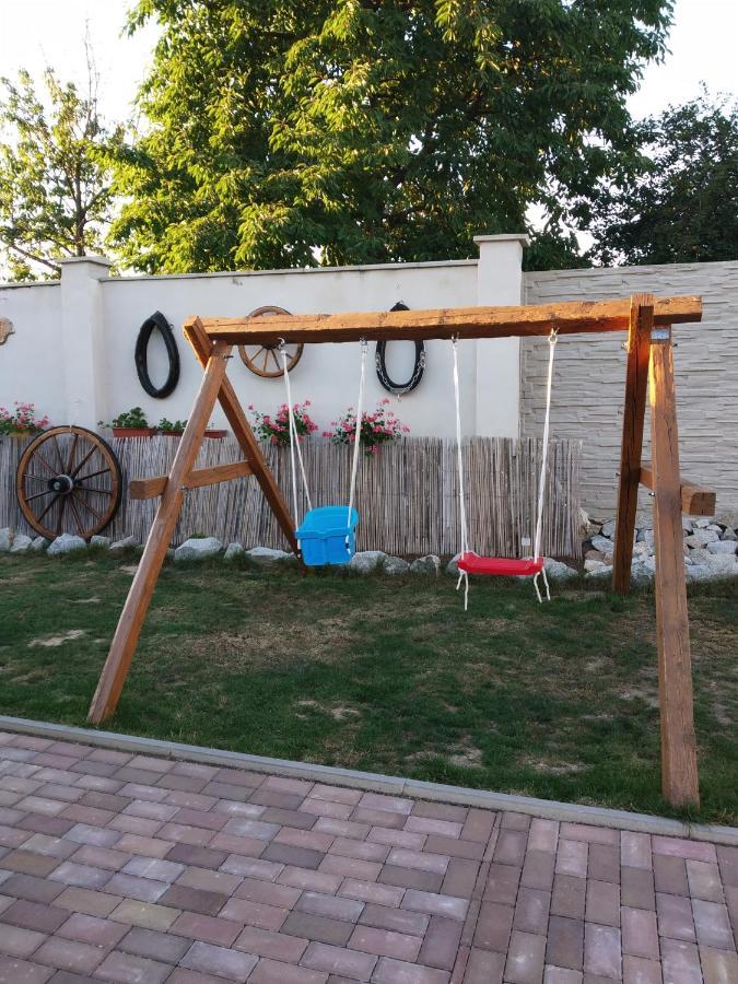 Melcany Apartman Blizko Brna S Dobovymi Dekoracemi 아파트 외부 사진